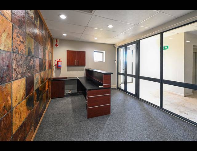 168M² OFFICE RENTED IN THE CREST